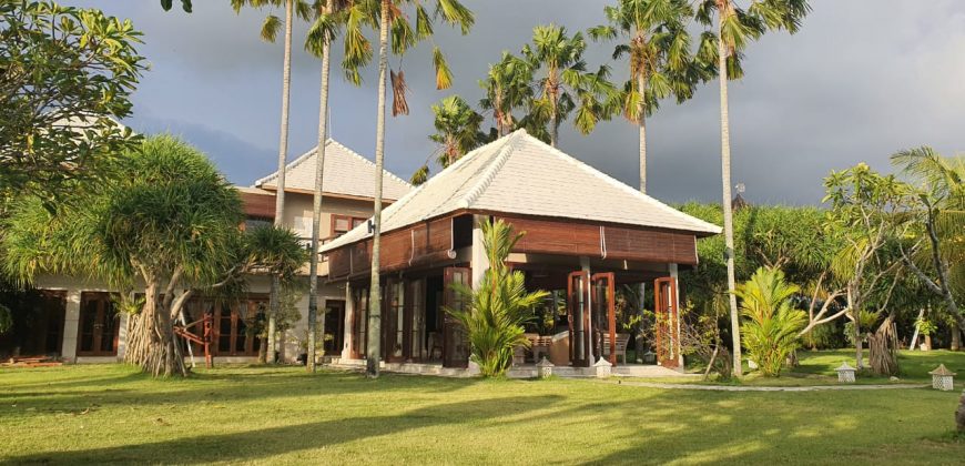 Green Belt View Luxury & Spacious Villa In Pererenan Canggu